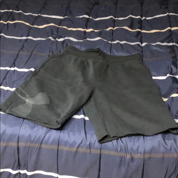 Under armour black sweat shorts - Picture 1 of 4